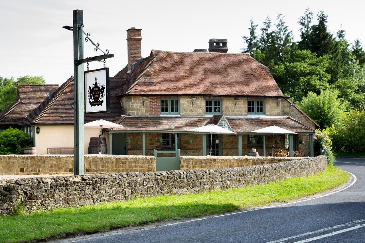 The Kings Arms Hotel Fernhurst Kültér fotó
